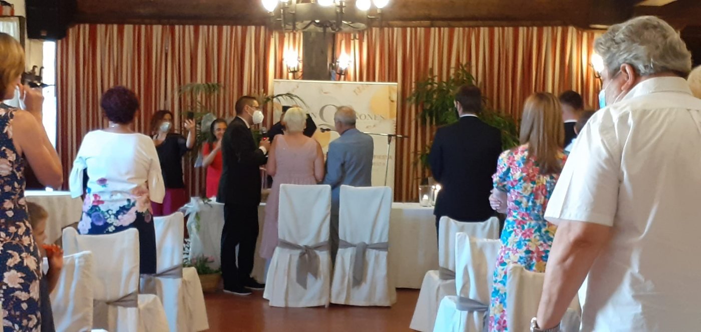 Maestro de ceremonias en boda civil