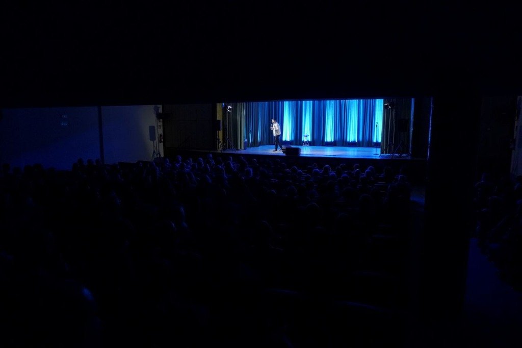 Auditorio lleno: La sala completa